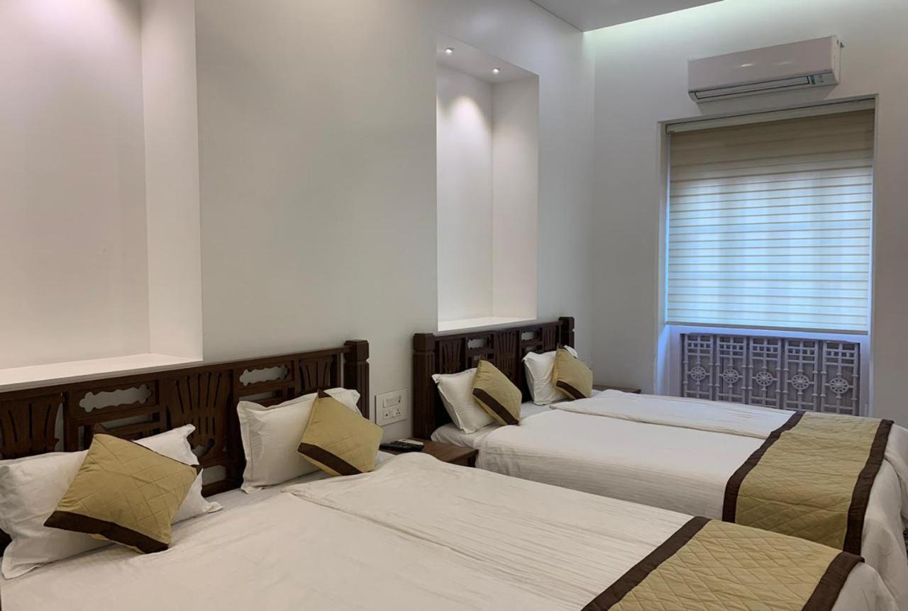 Carlton Hotel Mumbai - Behind Taj Mahal Palace Colaba Mumbai Exterior foto